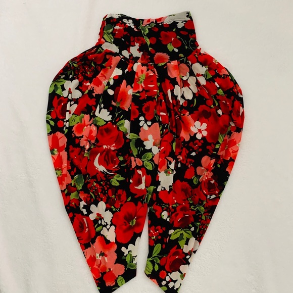 Red Two Piece Pants Set - Picture 7 of 9